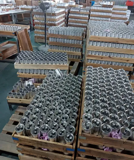 Günstiger Preis Cbb65 ovaler AC-Motorlauf-Aluminium-Elektrolytkondensator